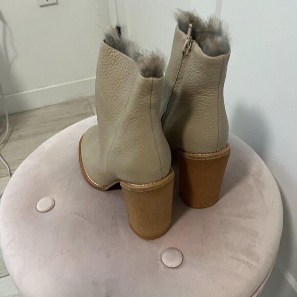 See By Chloe Faux Fur Lined Leather Ankle Booties Size 35 - Picture 3 of 5